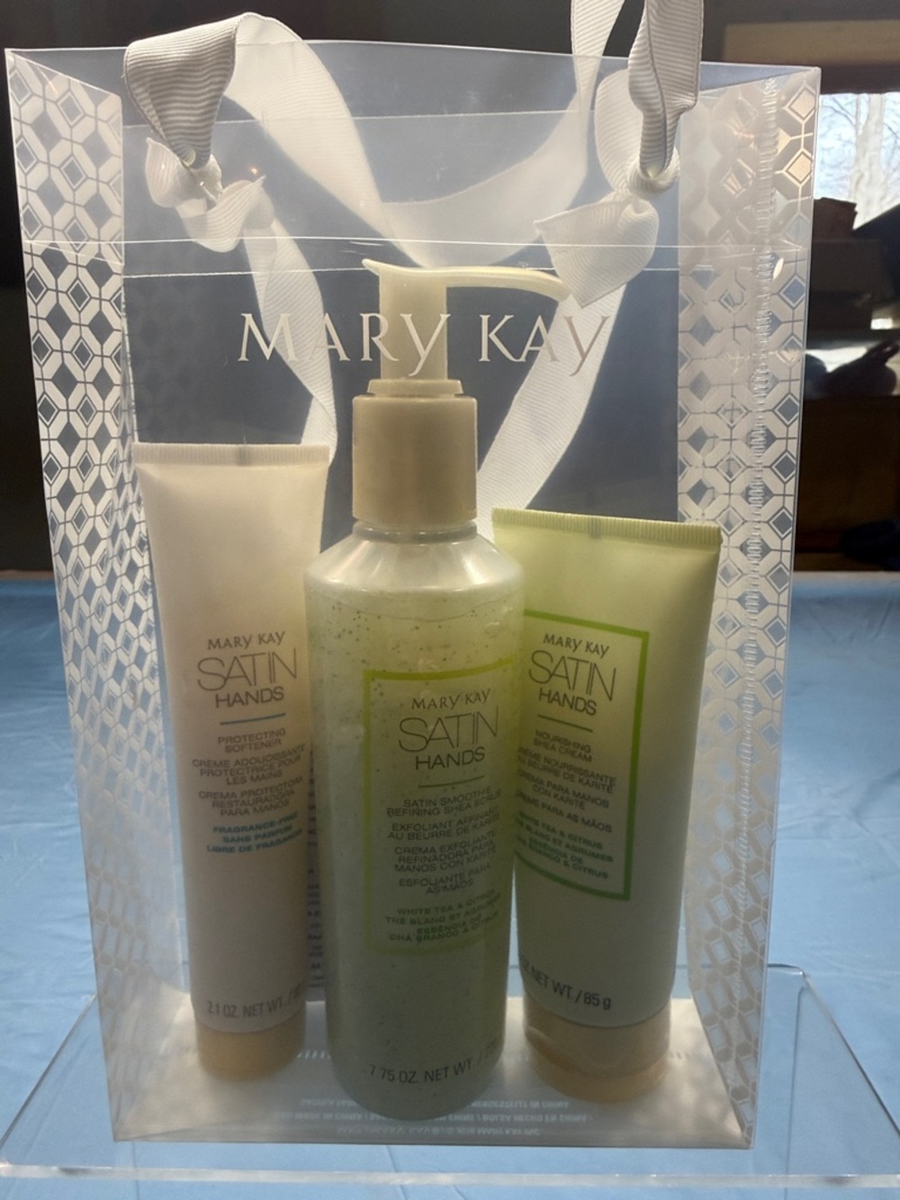 Mary Kay Satin Hands Trio in Green and Cream Packaging
